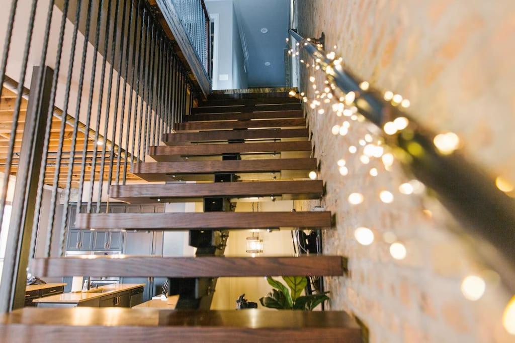 Вілла Chicago Mid-Century Gem Steps From United Center Екстер'єр фото
